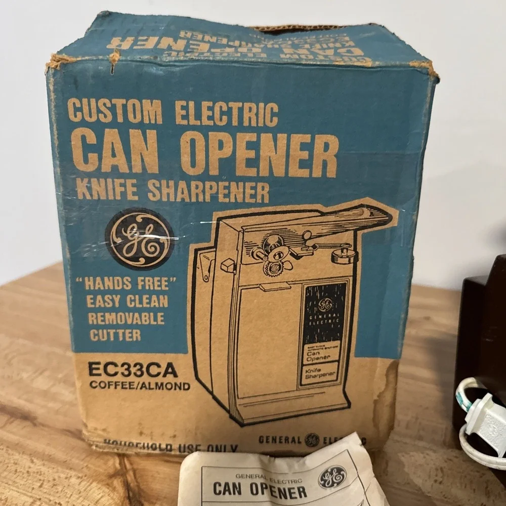 VTG Original Box General Electric GE Electric Can Opener EC33CA Coffee Almond